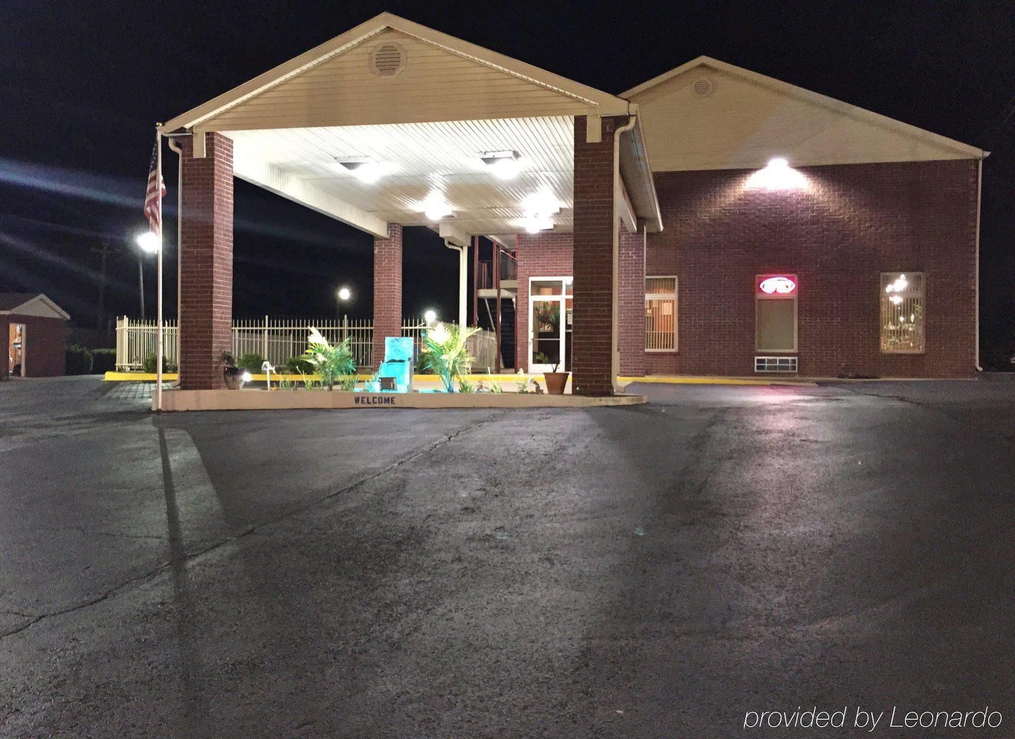 Star Plus Inn & Suites Selmer Exterior photo