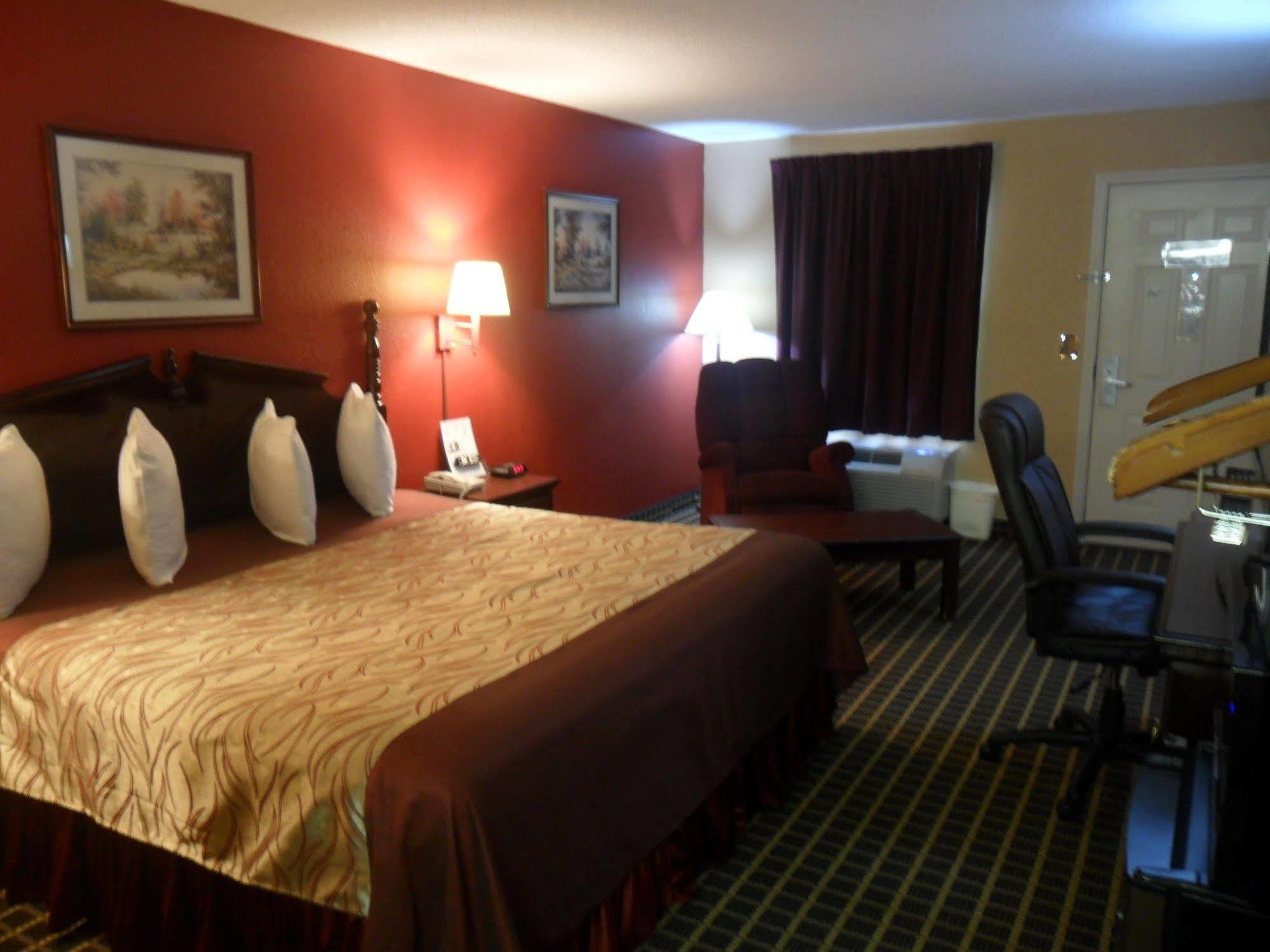 Star Plus Inn & Suites Selmer Exterior photo