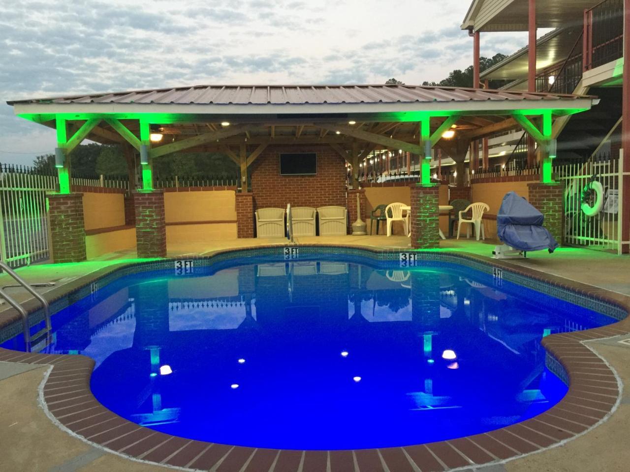 Star Plus Inn & Suites Selmer Exterior photo