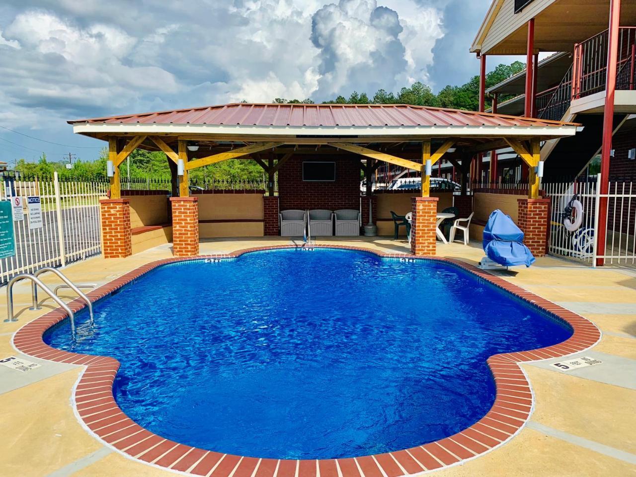 Star Plus Inn & Suites Selmer Exterior photo