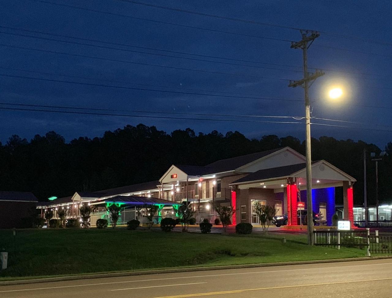 Star Plus Inn & Suites Selmer Exterior photo
