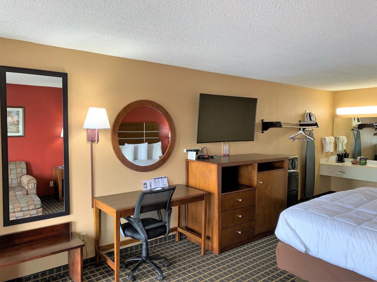 Star Plus Inn & Suites Selmer Exterior photo