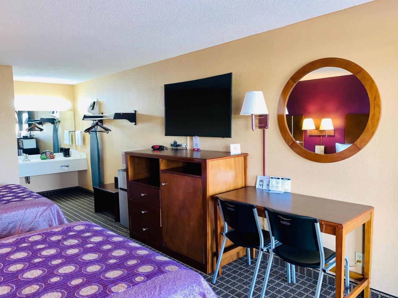 Star Plus Inn & Suites Selmer Exterior photo