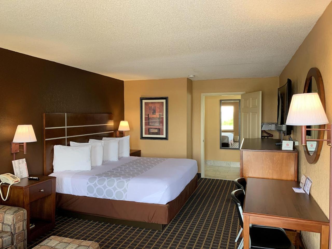 Star Plus Inn & Suites Selmer Exterior photo
