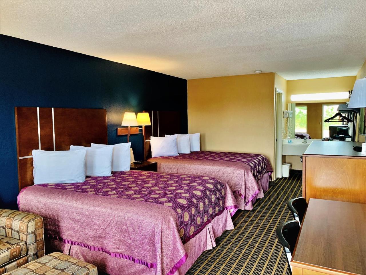 Star Plus Inn & Suites Selmer Exterior photo