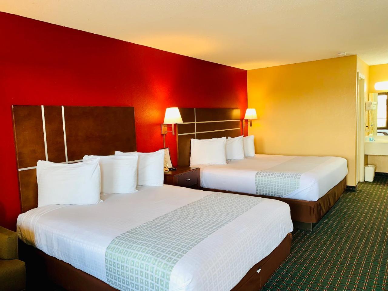 Star Plus Inn & Suites Selmer Exterior photo