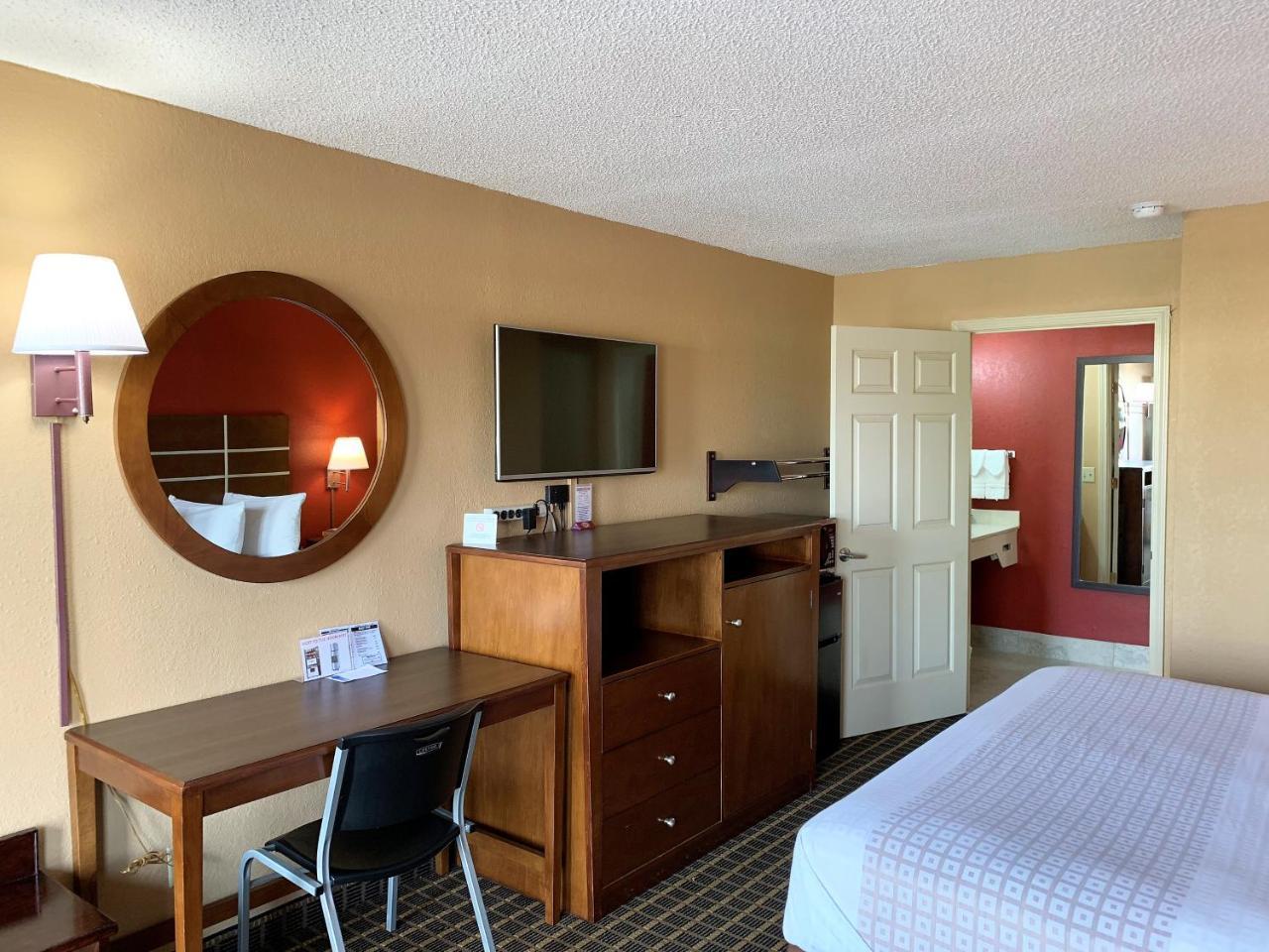 Star Plus Inn & Suites Selmer Exterior photo