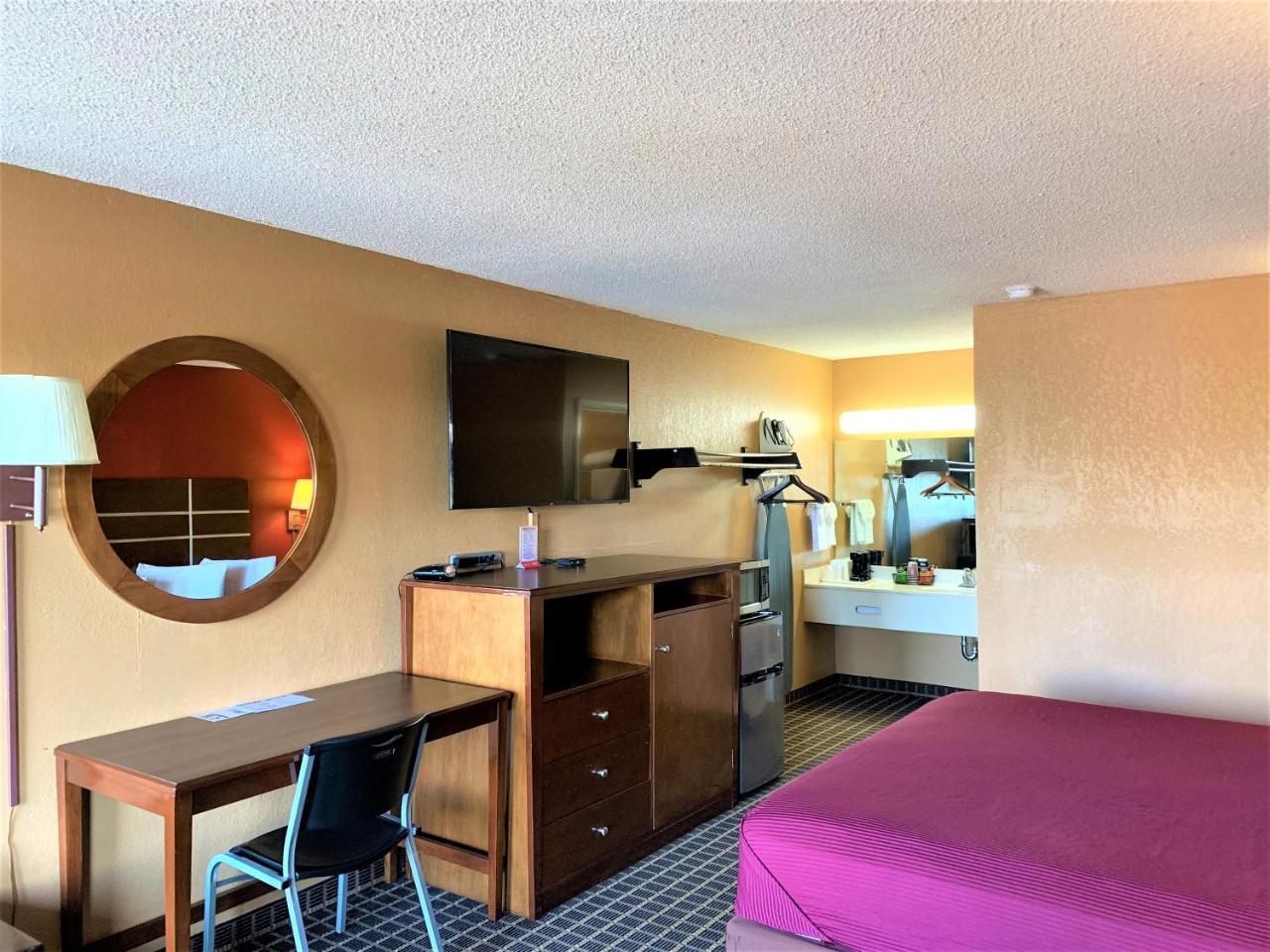 Star Plus Inn & Suites Selmer Exterior photo