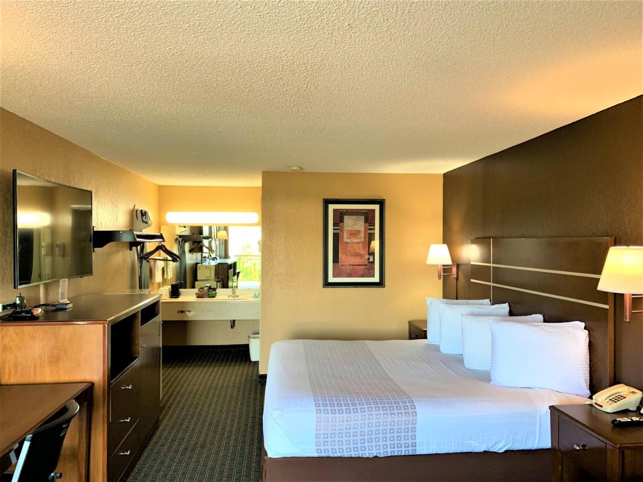 Star Plus Inn & Suites Selmer Exterior photo