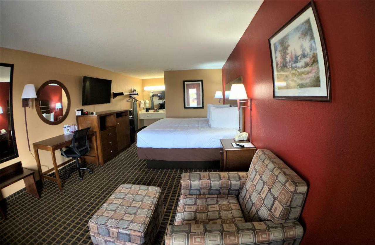 Star Plus Inn & Suites Selmer Exterior photo