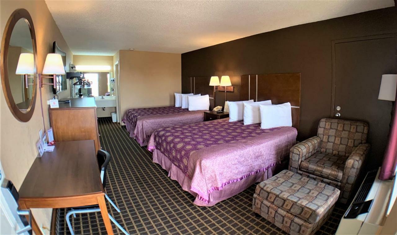 Star Plus Inn & Suites Selmer Exterior photo